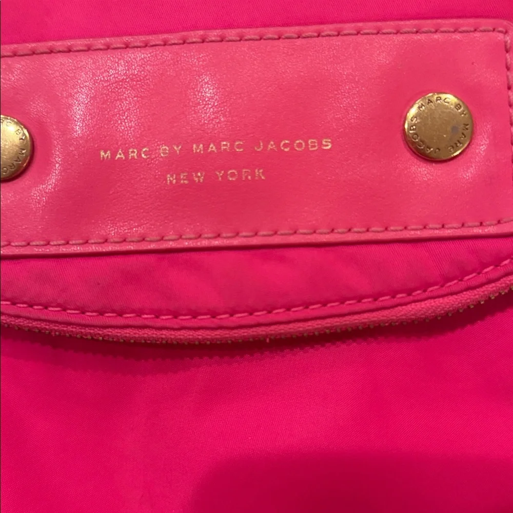 Marc Jacob’s pink vinyl bag - Picture 3 of 6